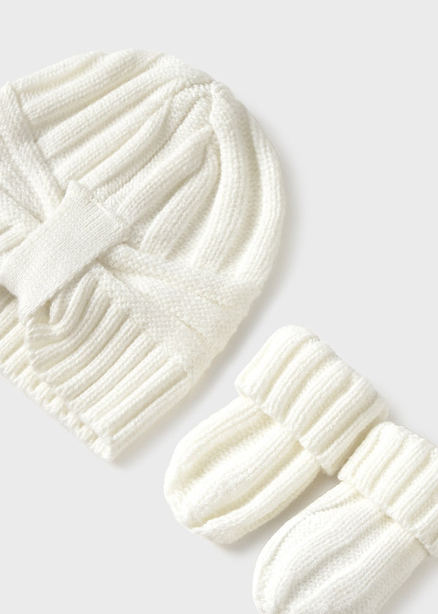 9930 Mayoral Hat and Mitt Set