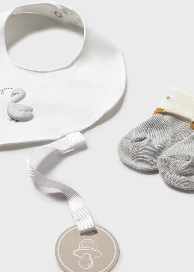 1727 Mayoral New Baby Gift Set