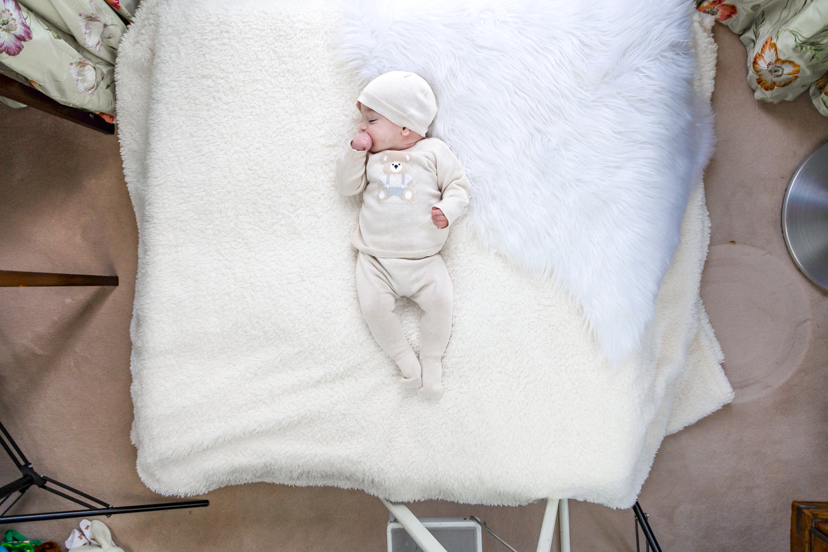 6520 Emile et Rose Knitted Teddy Bear Set with Hat