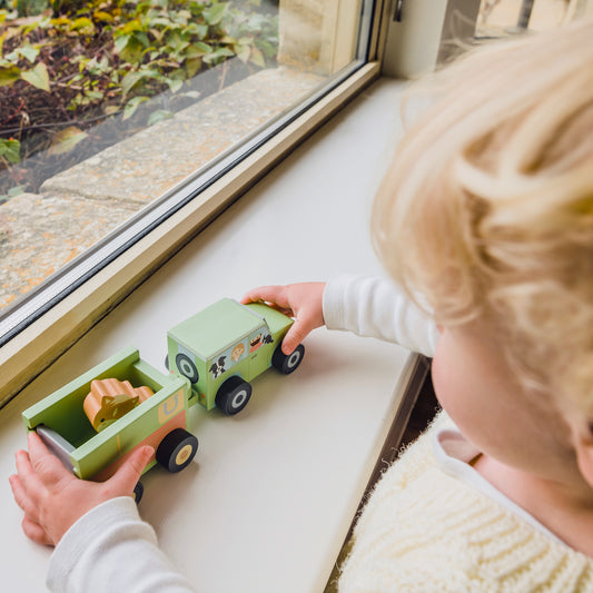 OTT7849 Wooden Farm Truck & Horse box